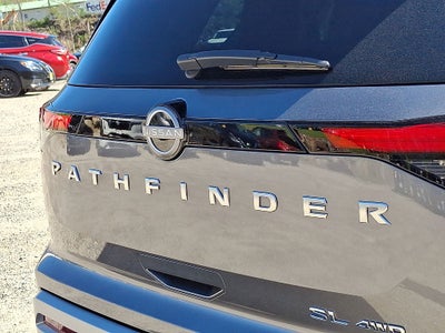 2024 Nissan Pathfinder SL