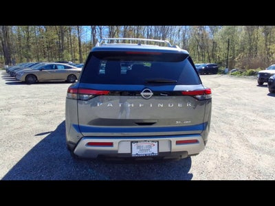 2024 Nissan Pathfinder SL