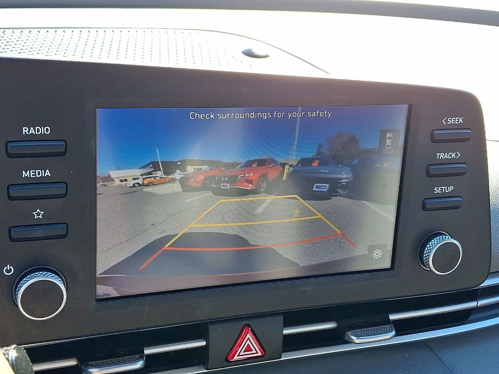 2023 Hyundai Elantra SE