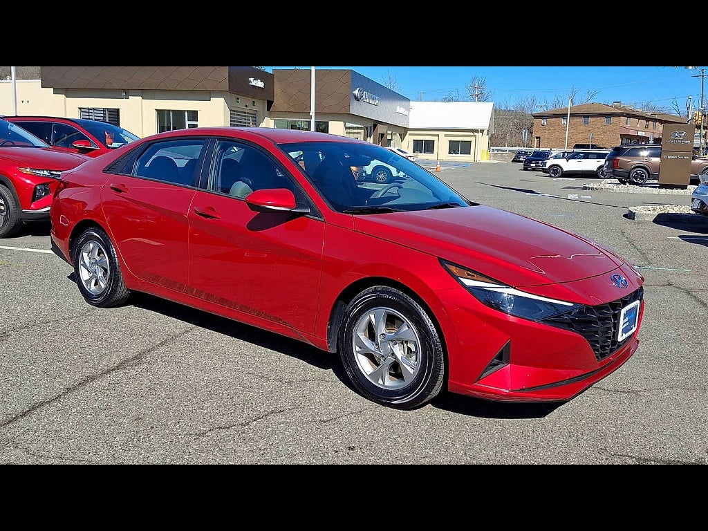 2023 Hyundai Elantra SE