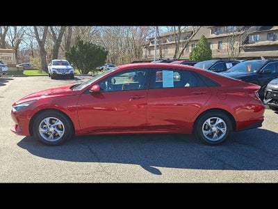 2023 Hyundai Elantra SE