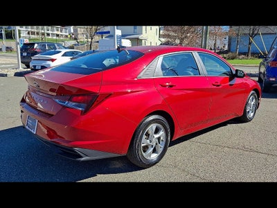 2023 Hyundai Elantra SE