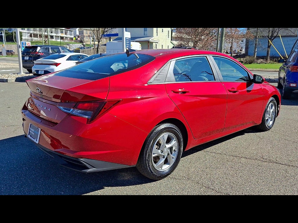 2023 Hyundai Elantra SE