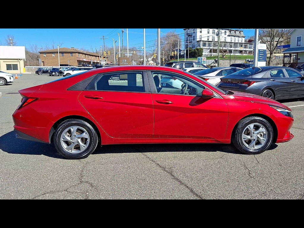 2023 Hyundai Elantra SE