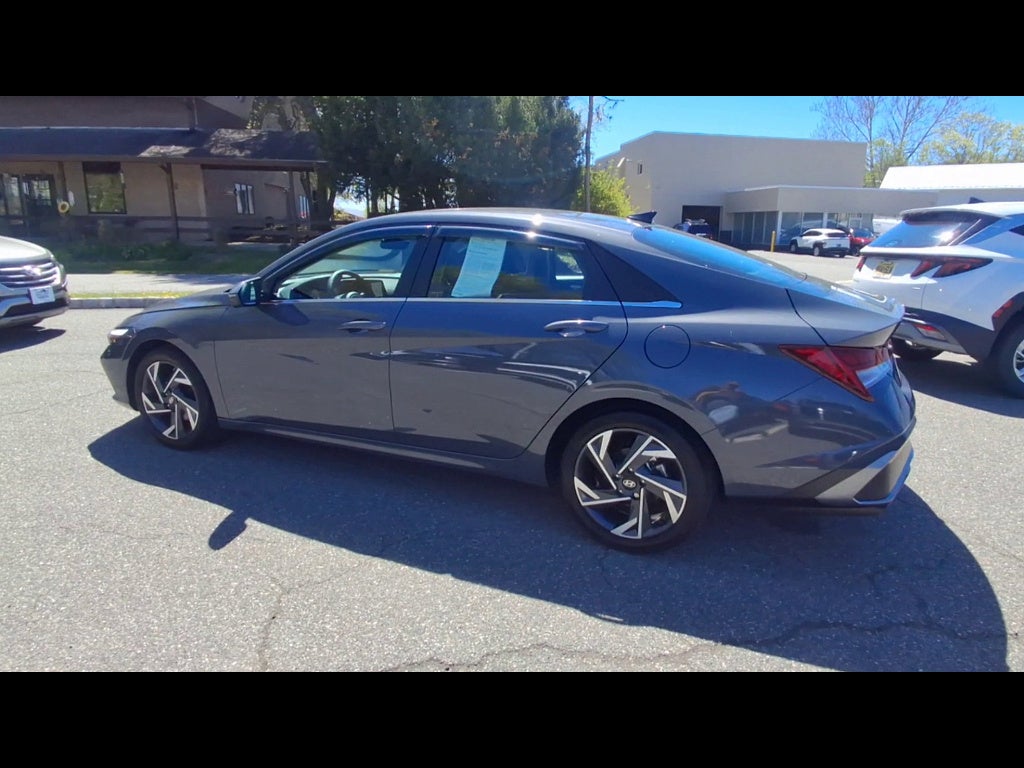 2024 Hyundai Elantra Limited