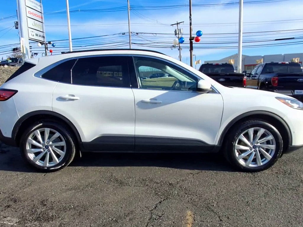 2022 Ford Escape Titanium