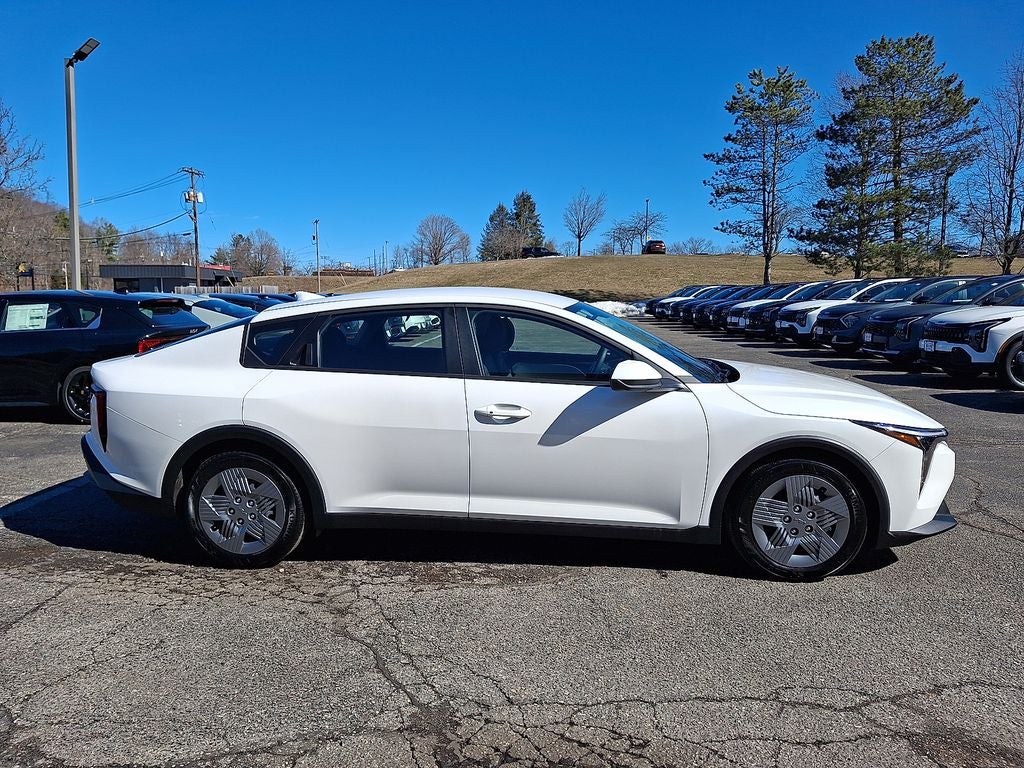 2025 Kia K4 LX