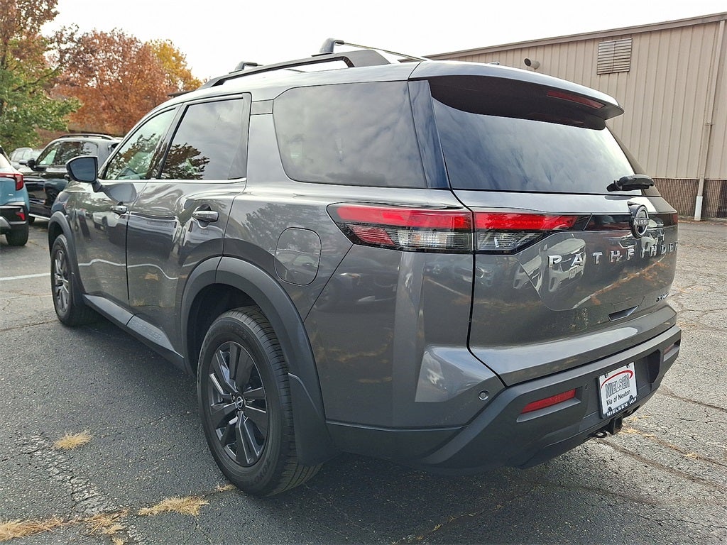 2022 Nissan Pathfinder SV 4WD