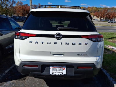 2024 Nissan Pathfinder SV
