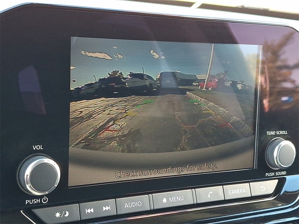 2024 Nissan Pathfinder SV