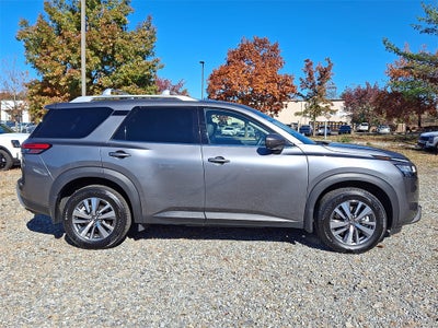 2024 Nissan Pathfinder SL 4WD