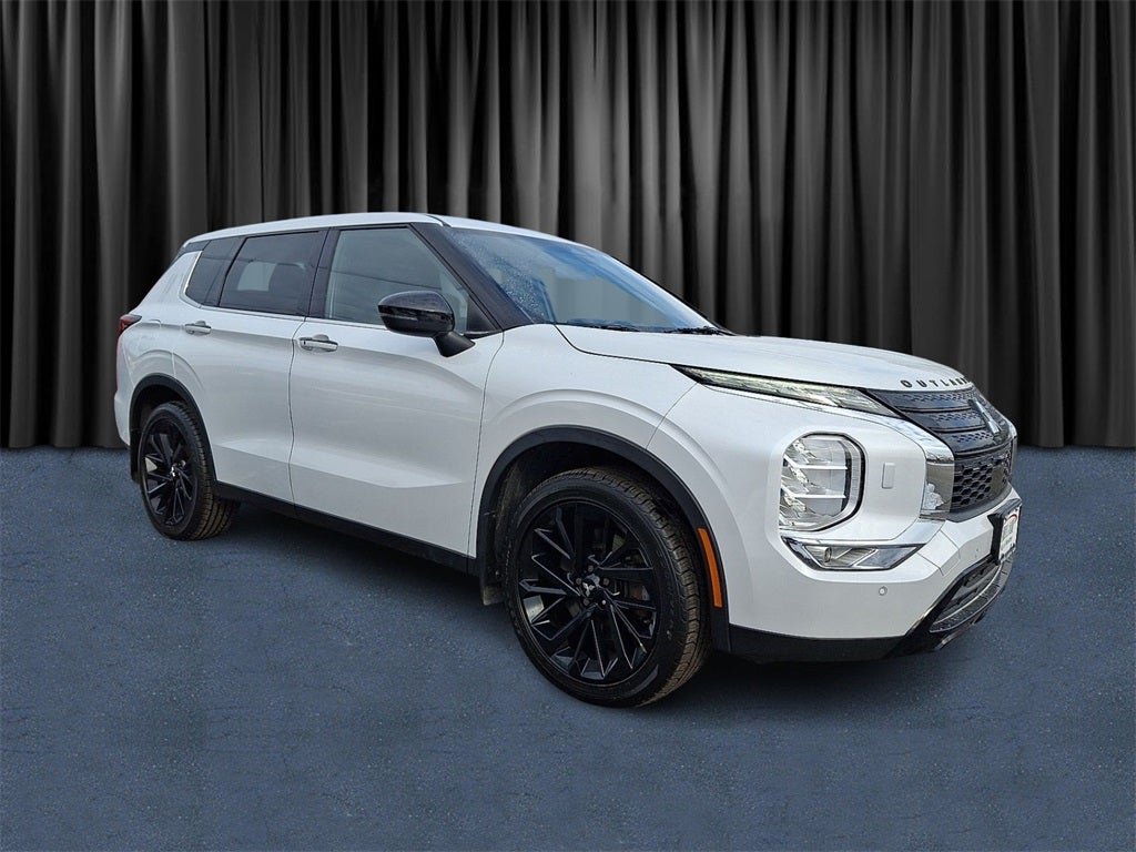 2022 Mitsubishi Outlander Black Edition