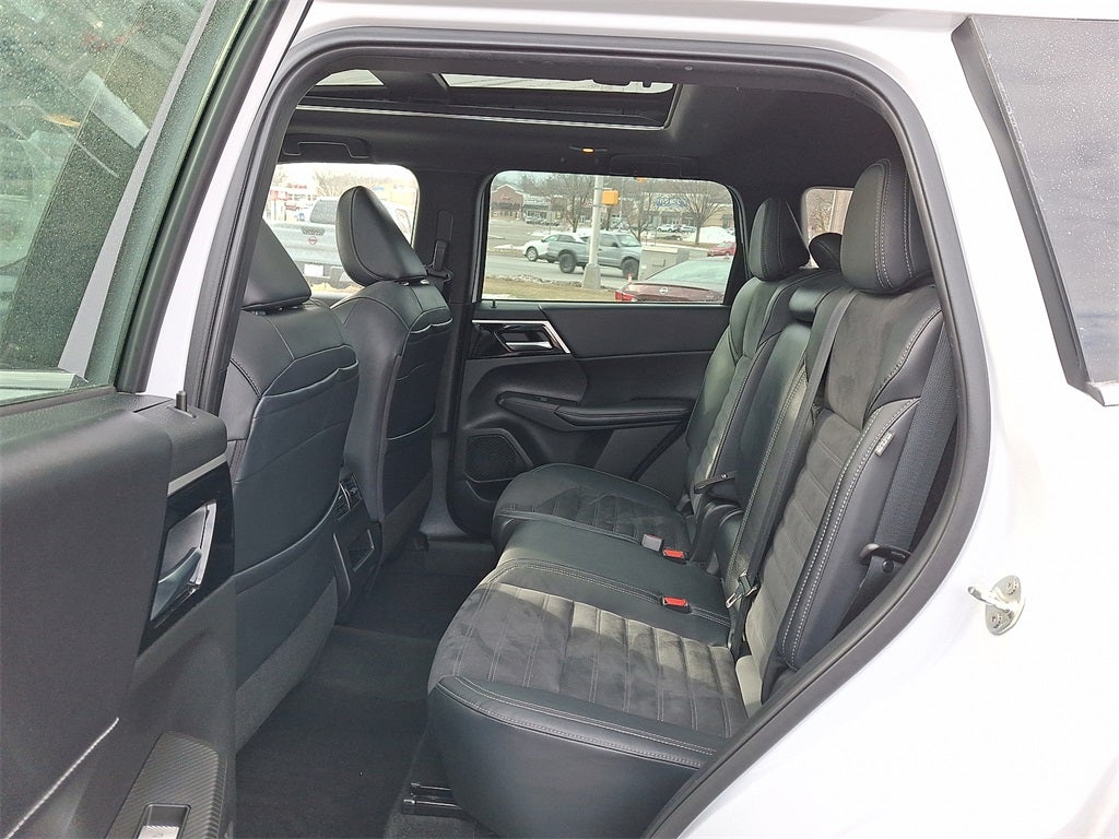 2022 Mitsubishi Outlander Black Edition