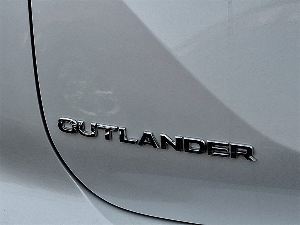 2022 Mitsubishi Outlander Black Edition