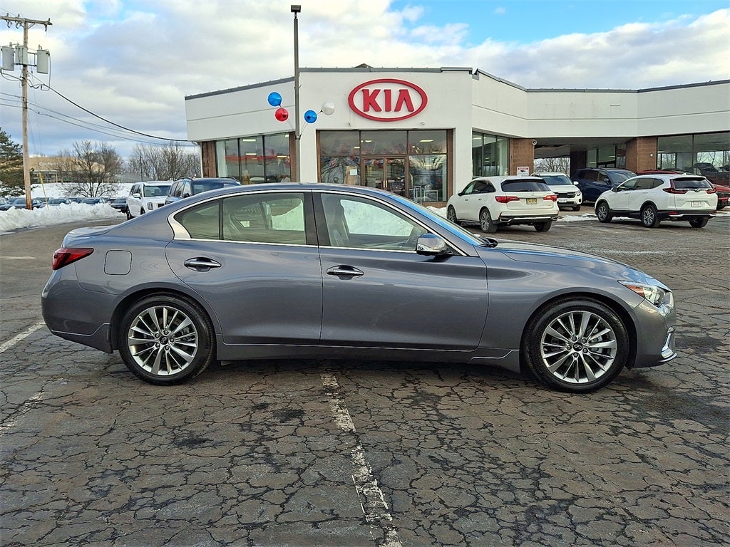2022 INFINITI Q50 LUXE