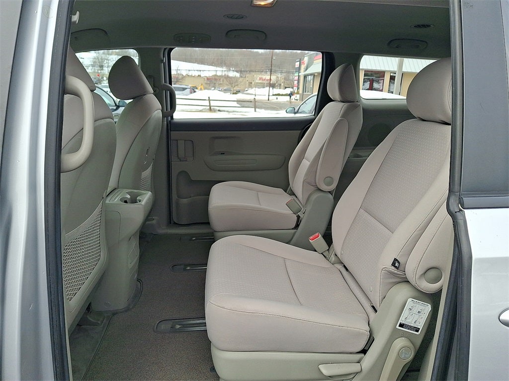2016 Kia Sedona L