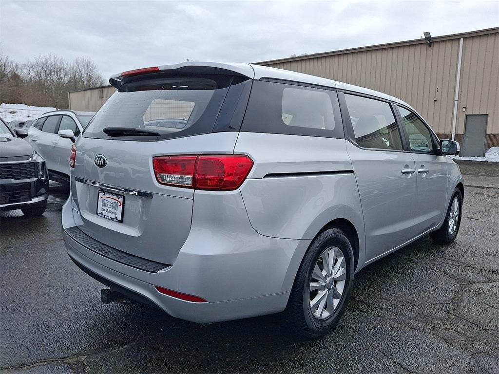 2016 Kia Sedona L