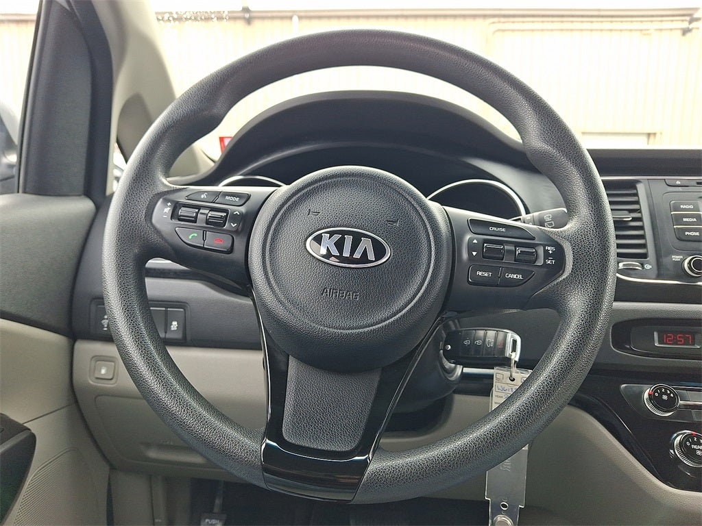2016 Kia Sedona L
