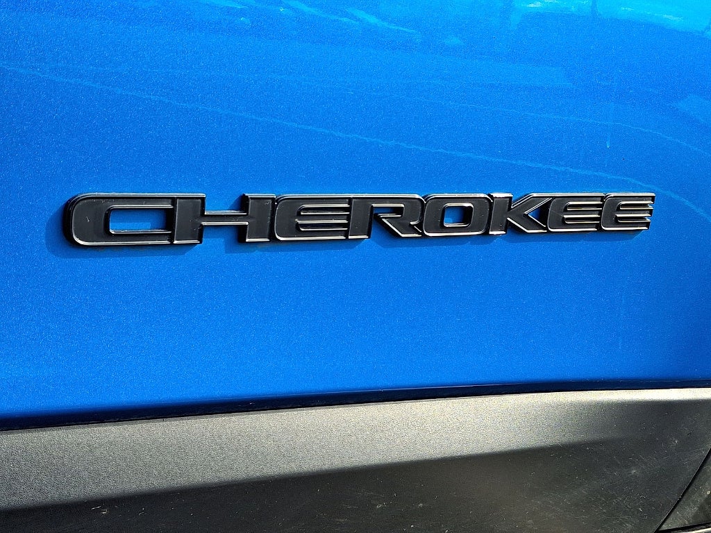 2023 Jeep Cherokee Altitude Lux