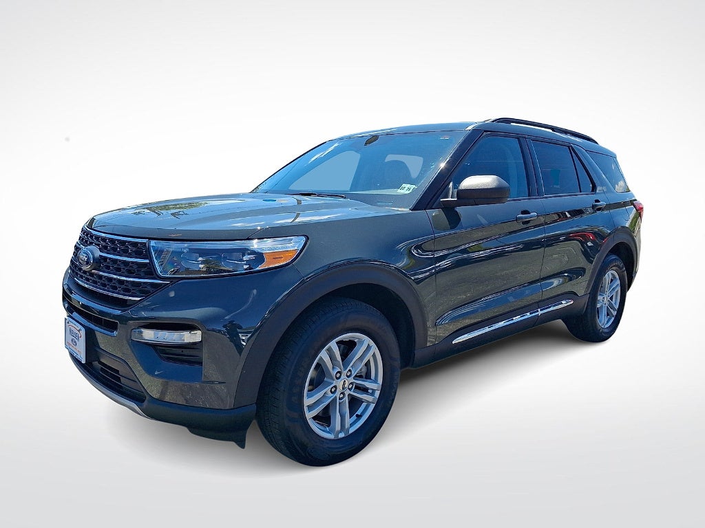 2023 Ford Explorer XLT 4WD's photo