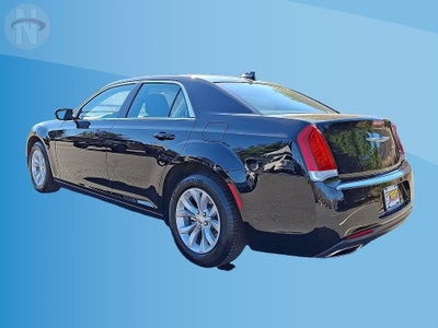 2023 Chrysler 300 Touring