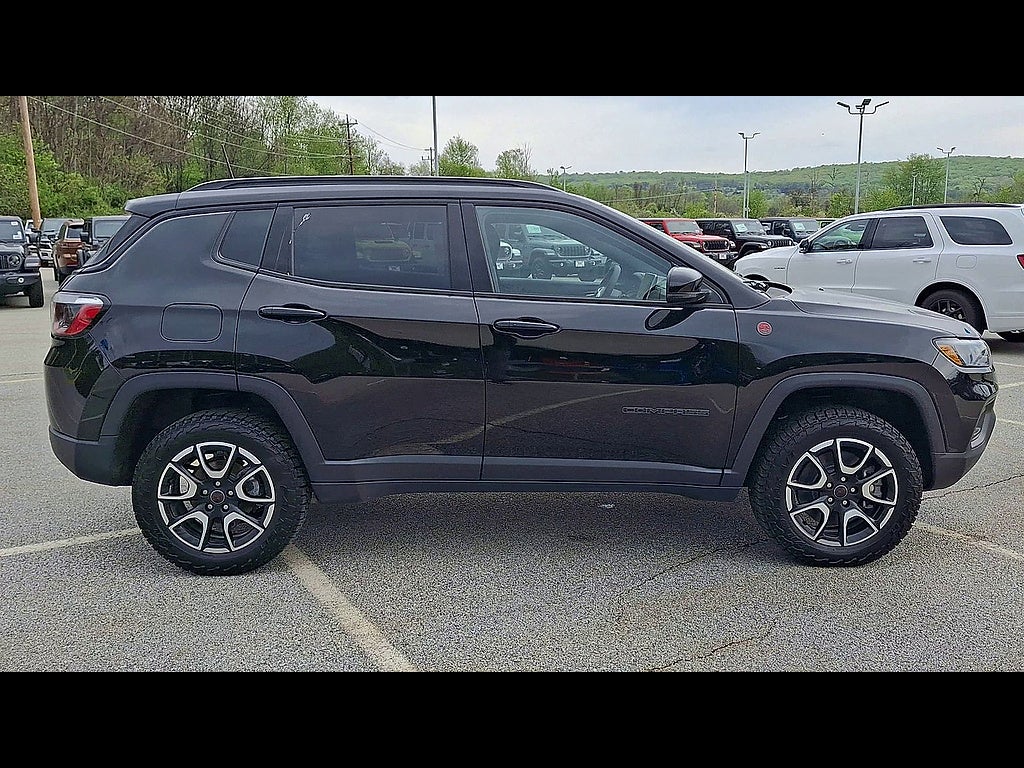 2025 Jeep Compass Trailhawk