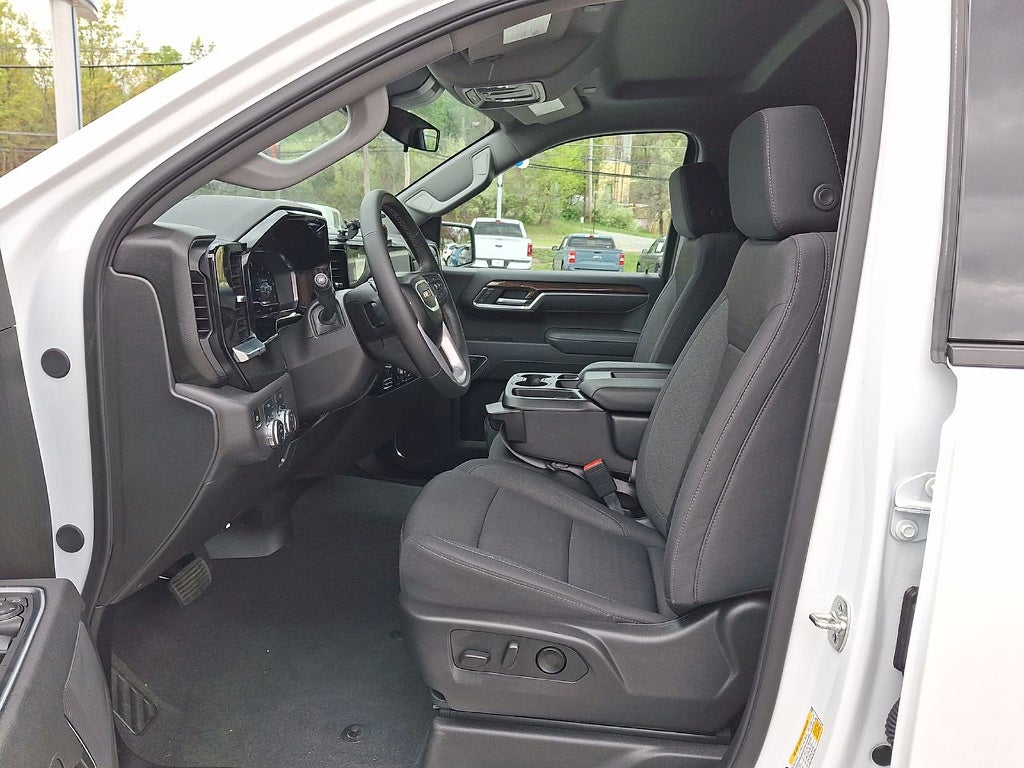 2025 GMC Sierra 1500 Elevation Standard