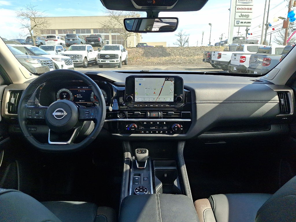 2025 Nissan Pathfinder Platinum