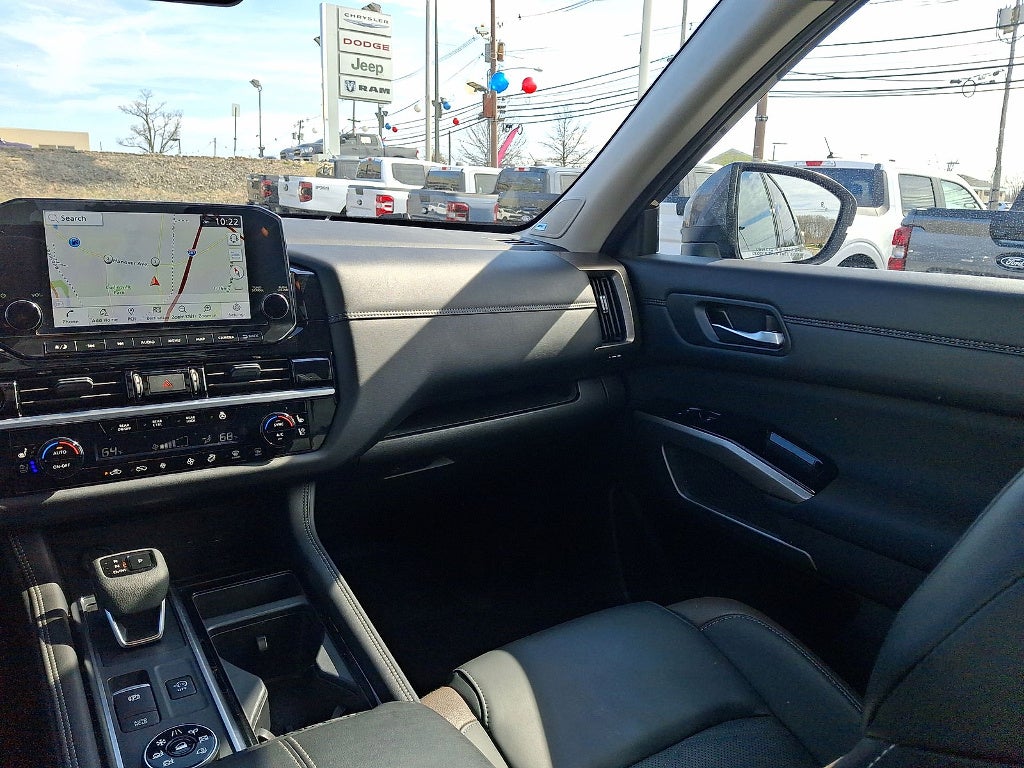 2025 Nissan Pathfinder Platinum