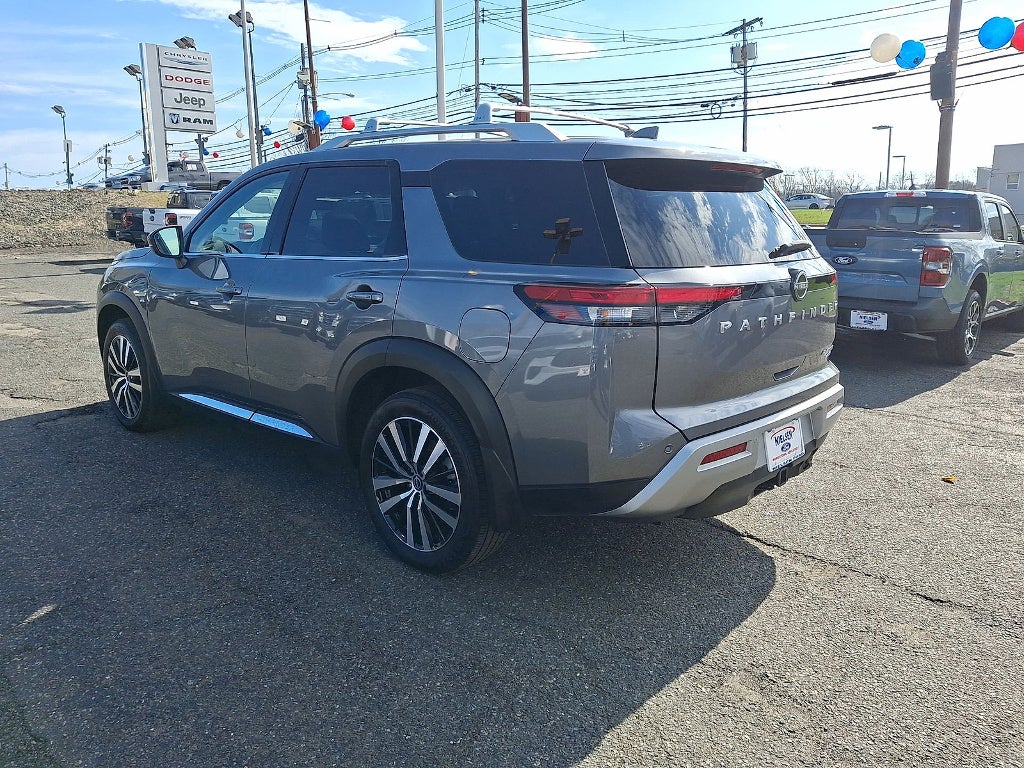 2025 Nissan Pathfinder Platinum
