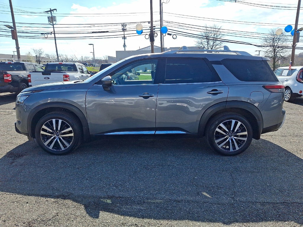 2025 Nissan Pathfinder Platinum