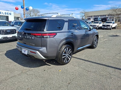 2025 Nissan Pathfinder Platinum