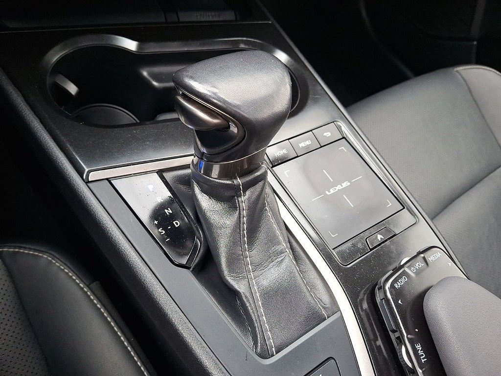 2019 Lexus UX Base