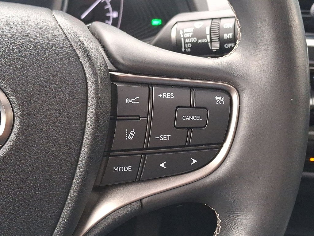 2019 Lexus UX Base