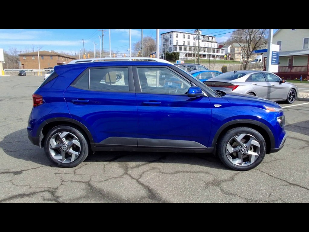 2022 Hyundai Venue SEL