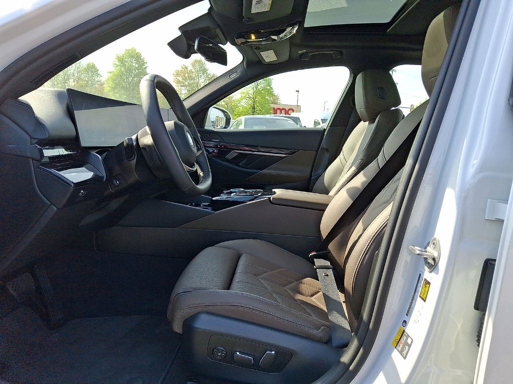 2025 BMW i5 xDrive40