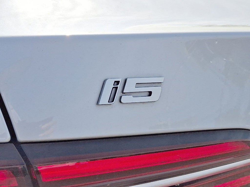 2025 BMW i5 xDrive40