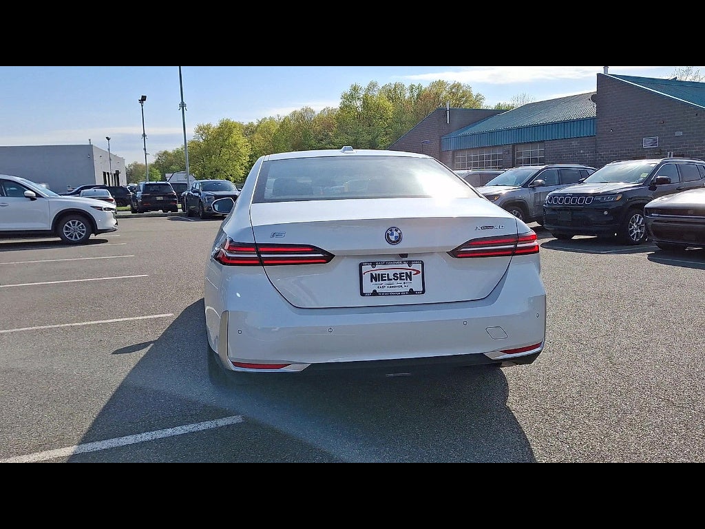 2025 BMW i5 xDrive40