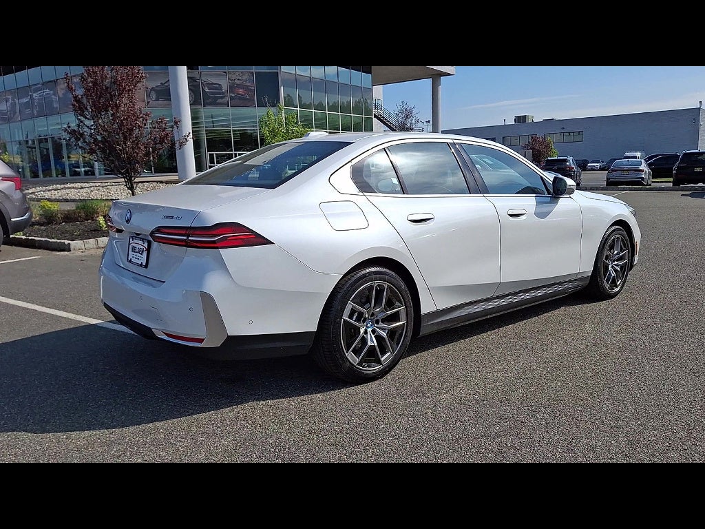 2025 BMW i5 xDrive40