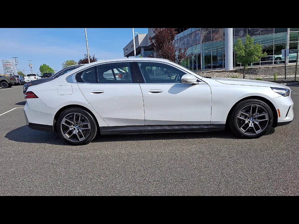 2025 BMW i5 xDrive40