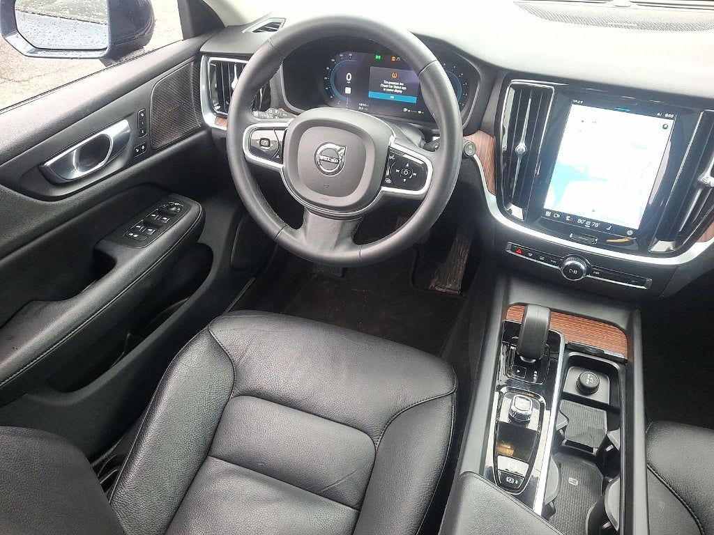 2023 Volvo V60 Cross Country B5 Plus