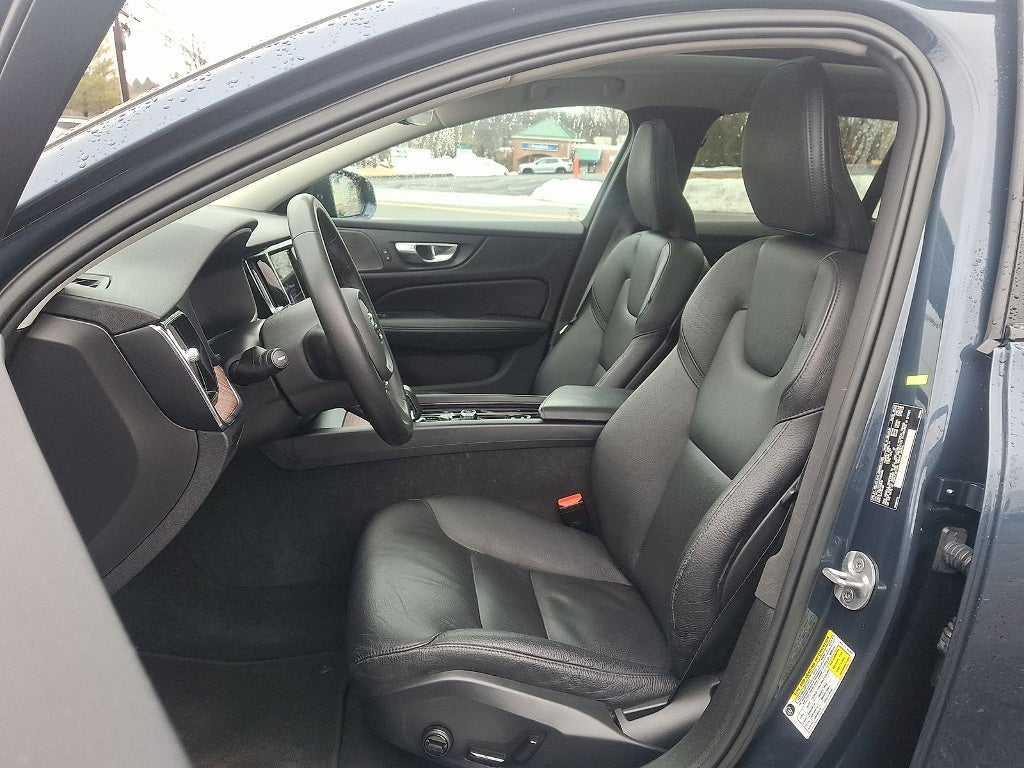 2023 Volvo V60 Cross Country B5 Plus