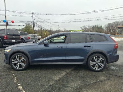 2023 Volvo V60 Cross Country B5 Plus