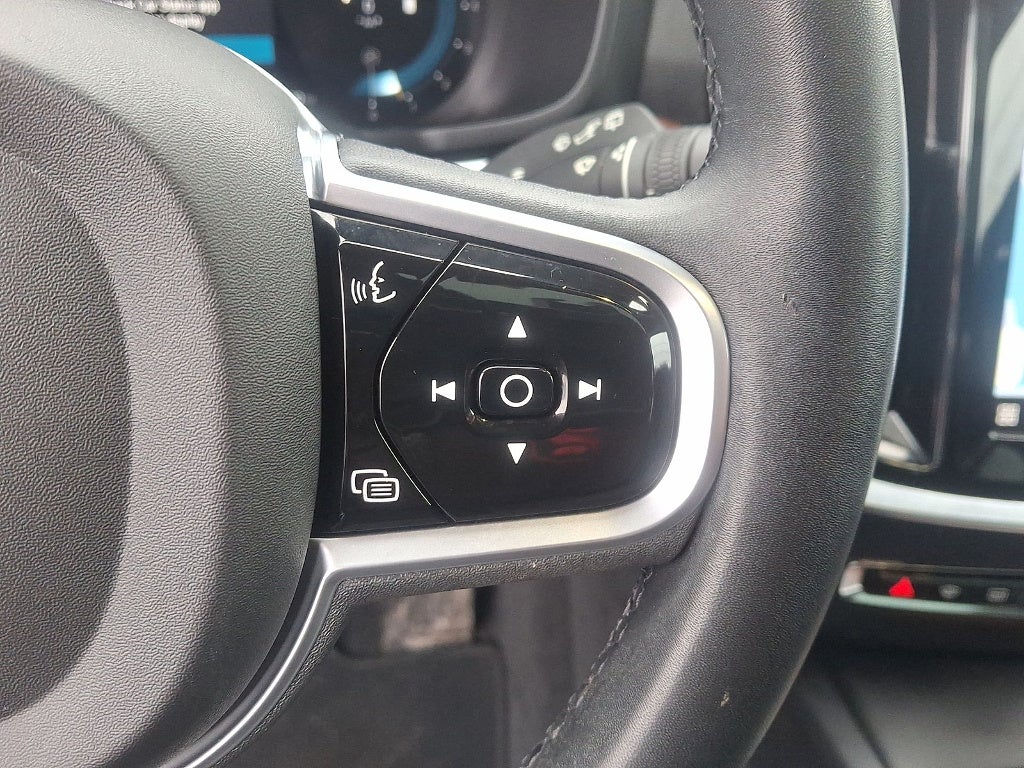 2023 Volvo V60 Cross Country B5 Plus