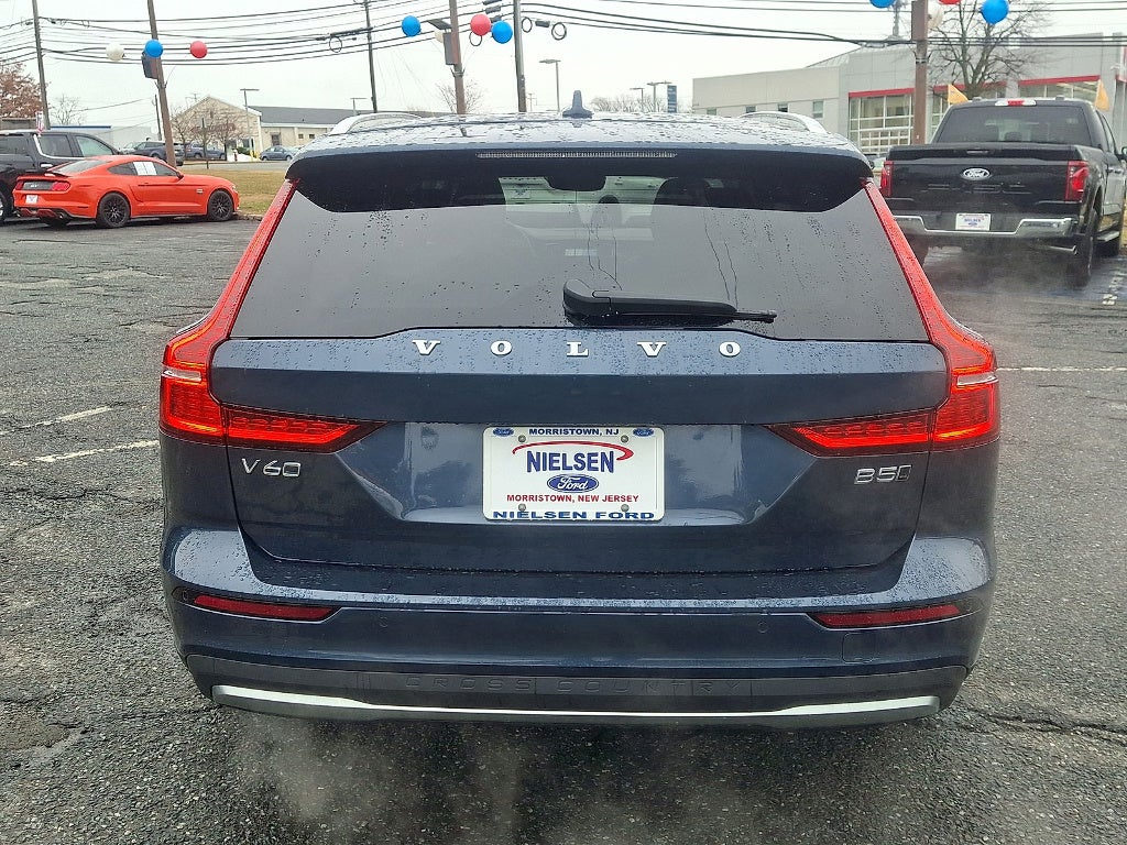 2023 Volvo V60 Cross Country B5 Plus