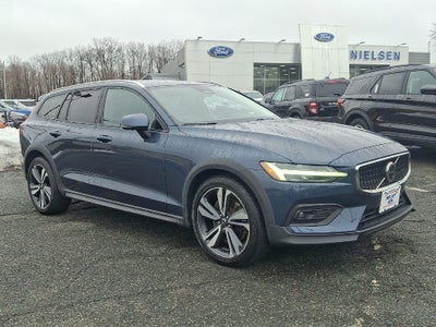 2023 Volvo V60 Cross Country B5 Plus