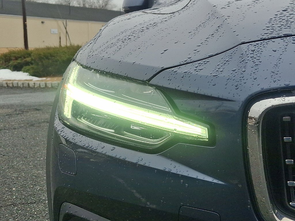 2023 Volvo V60 Cross Country B5 Plus