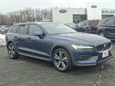 2023 Volvo V60 Cross Country B5 Plus